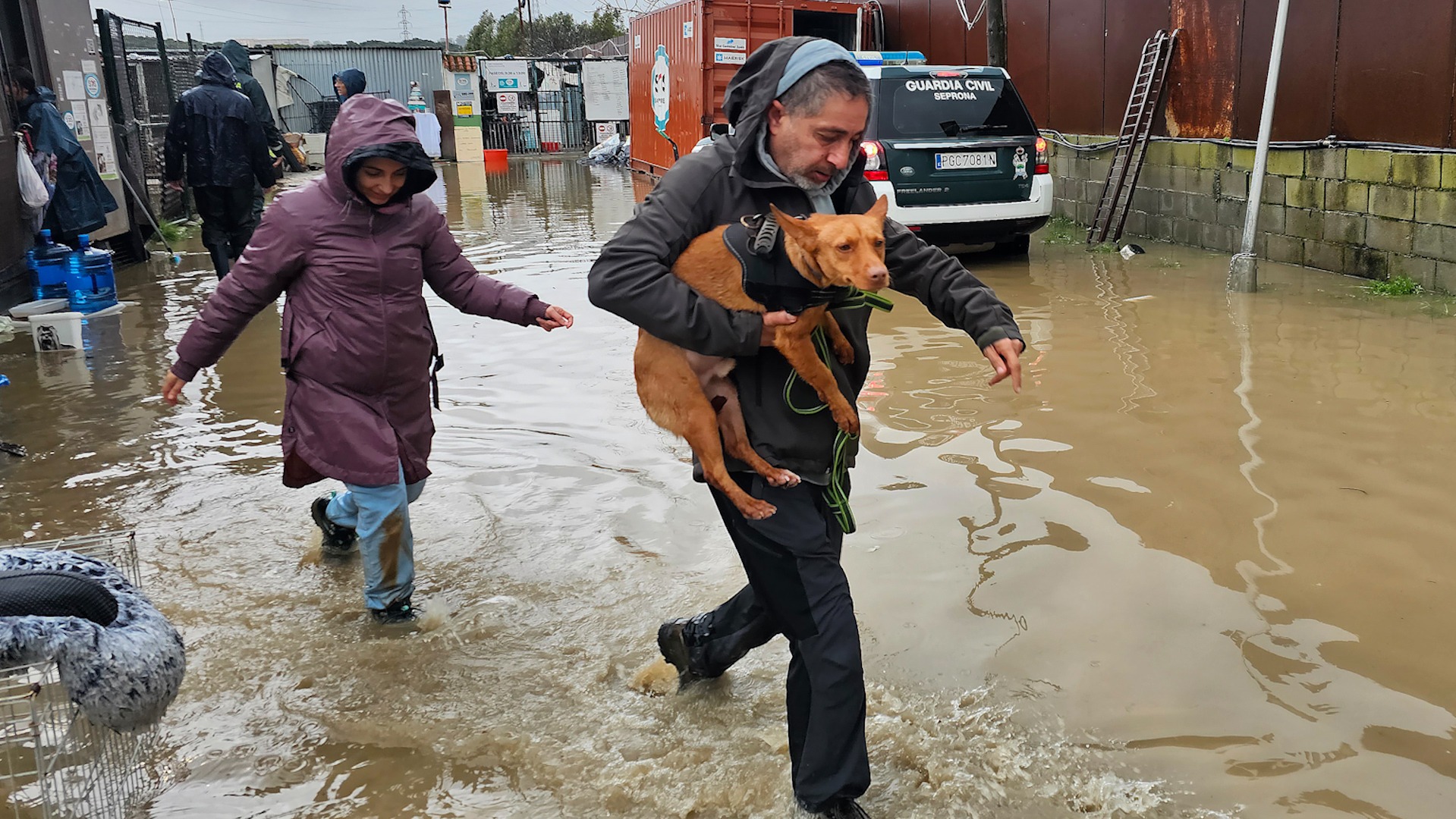 Trece comunidades en alerta por la borrasca ‘Francis’ y más de 400 familias desalojadas en Cádiz