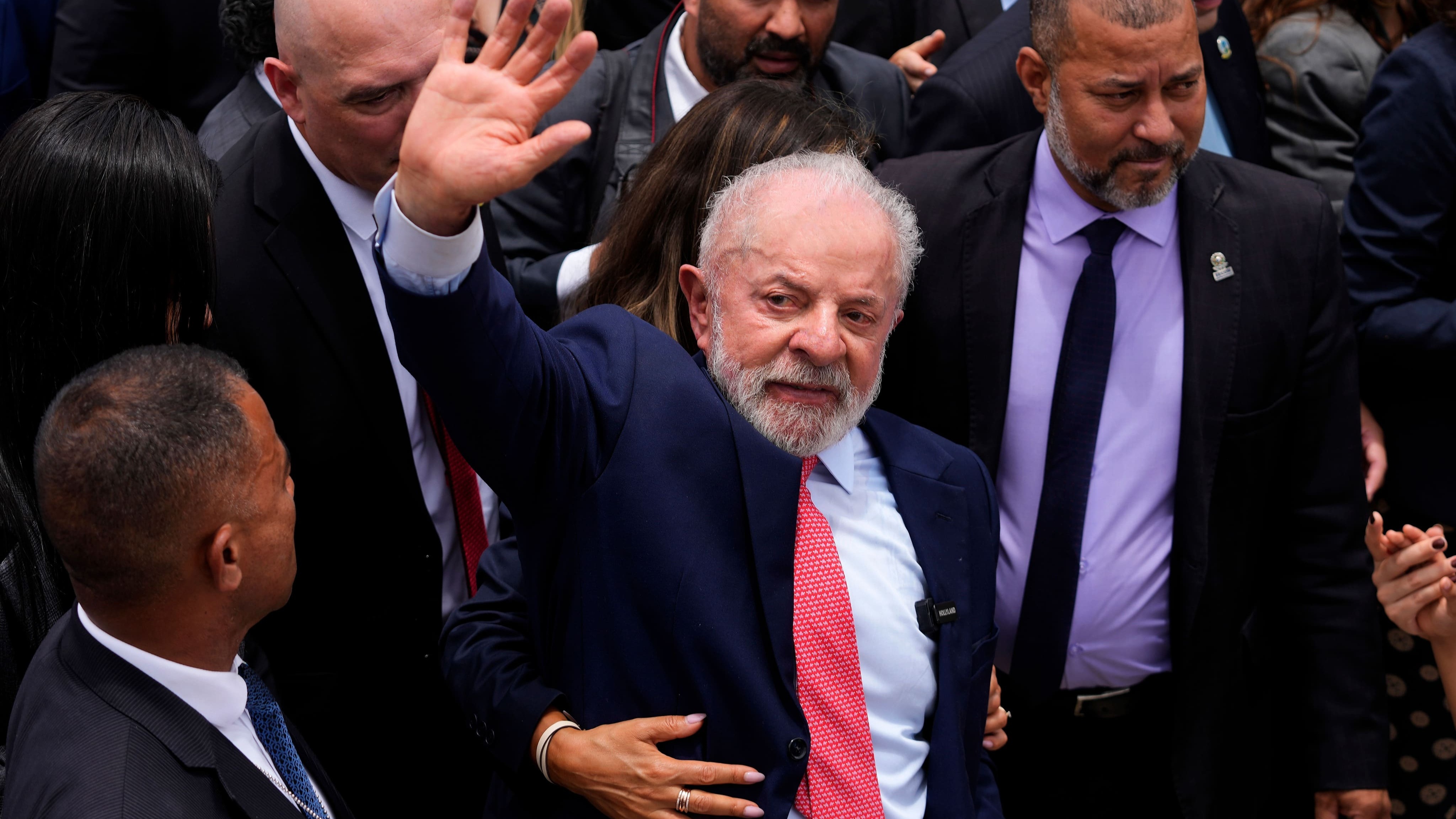 Lula veta ley para reducir condena de Bolsonaro