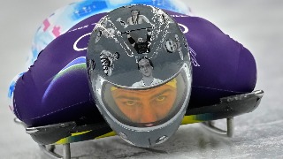 El COI prohíbe el uso de un casco con atletas fallecidos en la guerra al abanderado de Ucrania en los Juegos Olímpicos