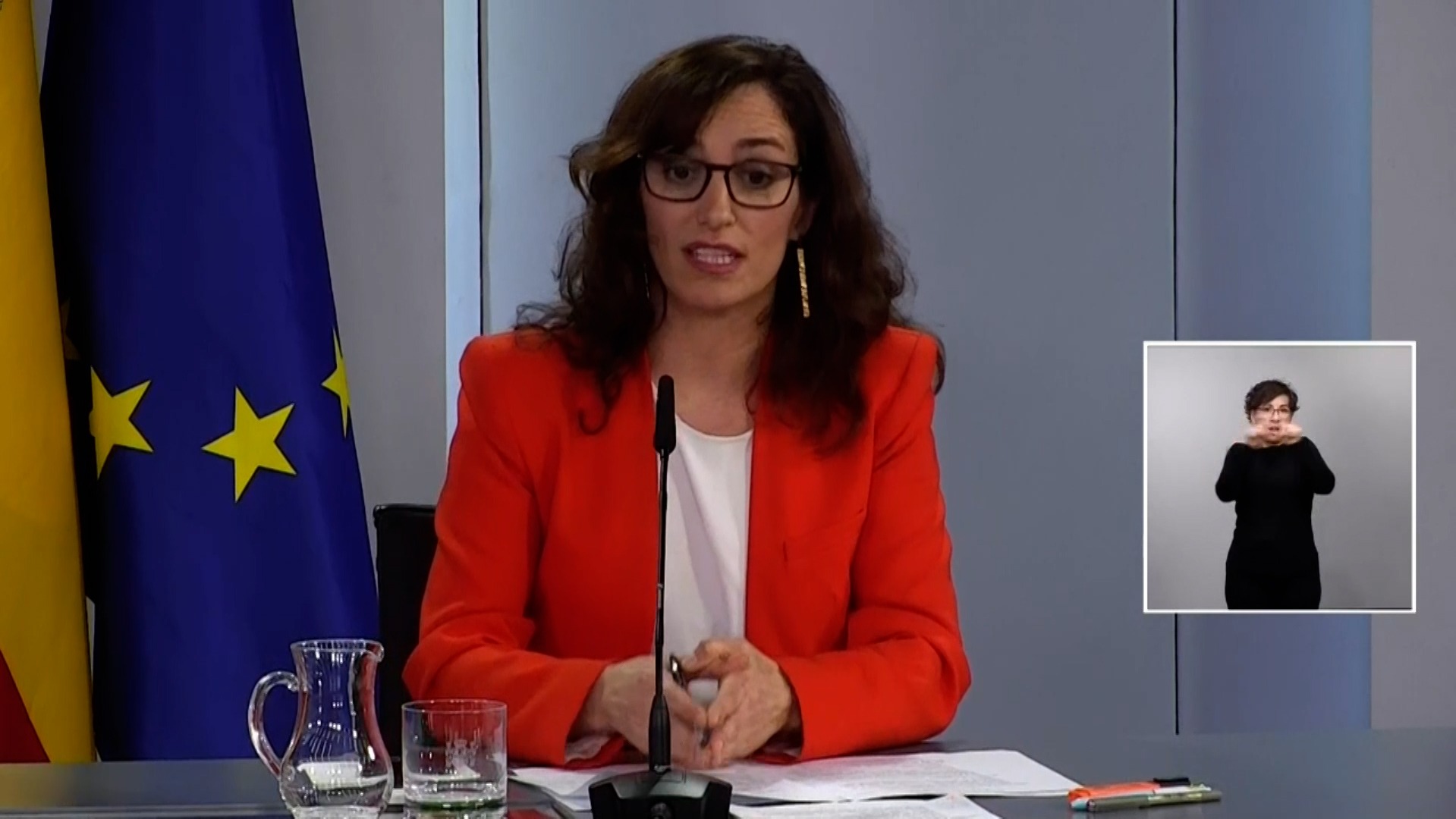 García a Ayuso: "Señora, lo que queremos cargarnos es un chiringuito, su negociete"