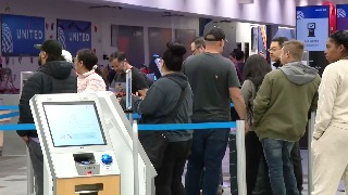 Alcalde de El Paso condena cierre del espacio aéreo