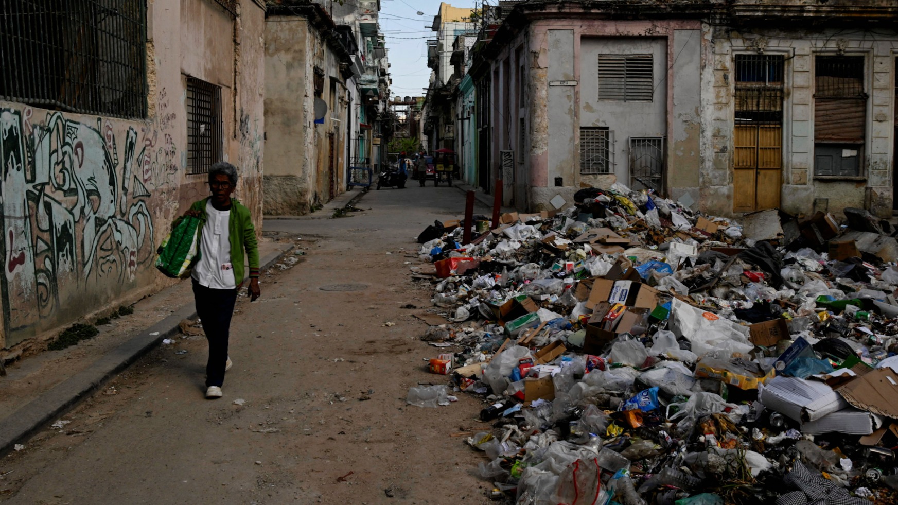 Los desechos se acumulan en La Habana
