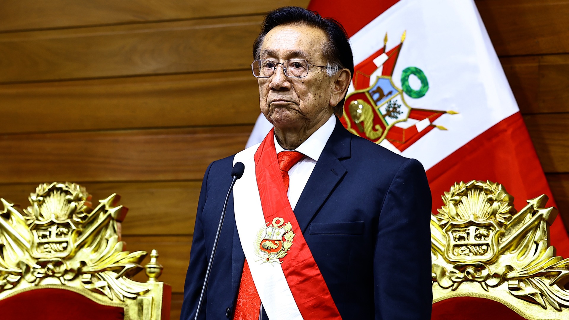 El Congreso de Perú designa presidente a José María Balcázar