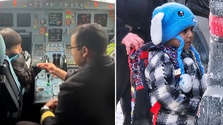 Liam Conejo accede a la cabina del avión en el que viajaba con su padre tras ser liberados