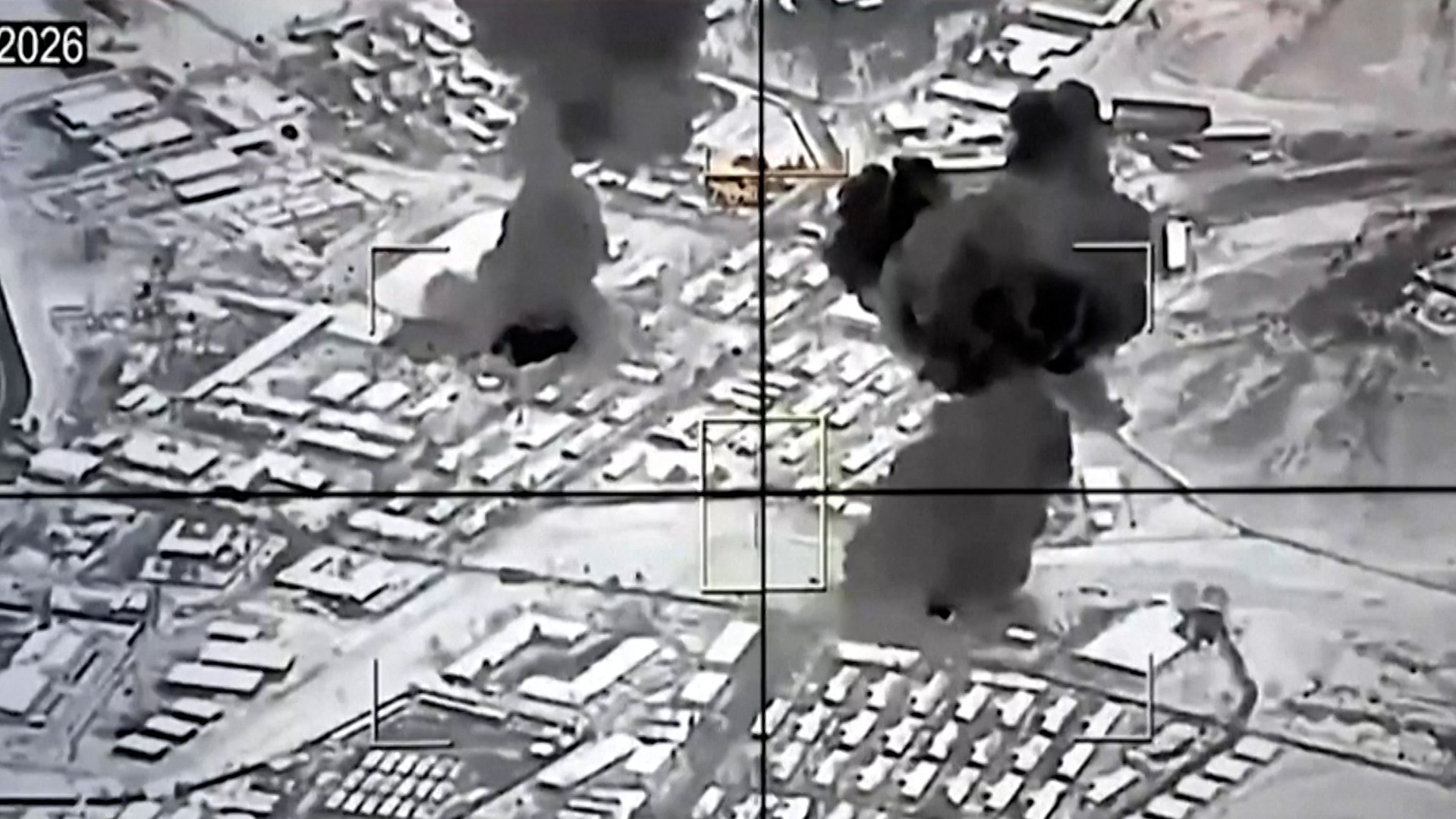 Pakistán bombardea Kabul y se declara en “guerra abierta” con Afganistán