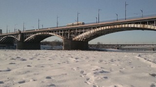 Una ola de frío congela parcialmente el río Vistula en Polonia