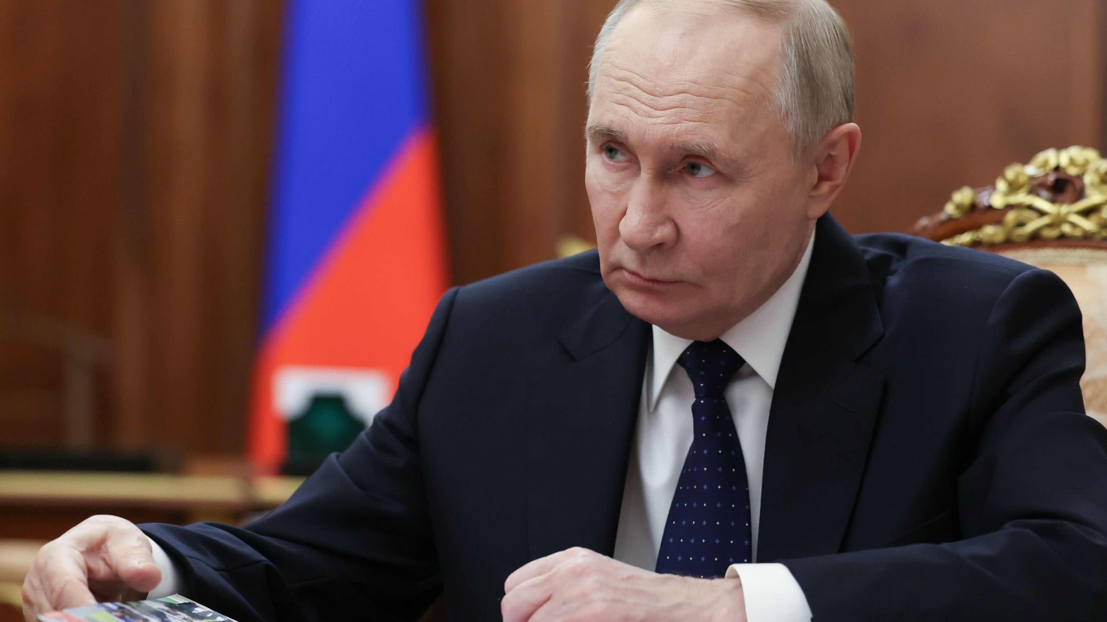 Trump dice que Putin podría estar ayudando a Irán "un poco"