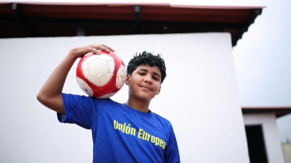 Jovenes migrantes entrenan futbol en CDMX, de cara al mundial FIFA 2026