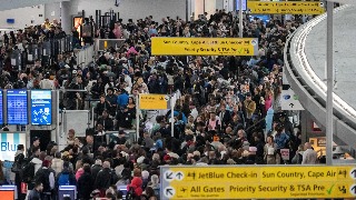 Despliegue de ICE en aeropuertos