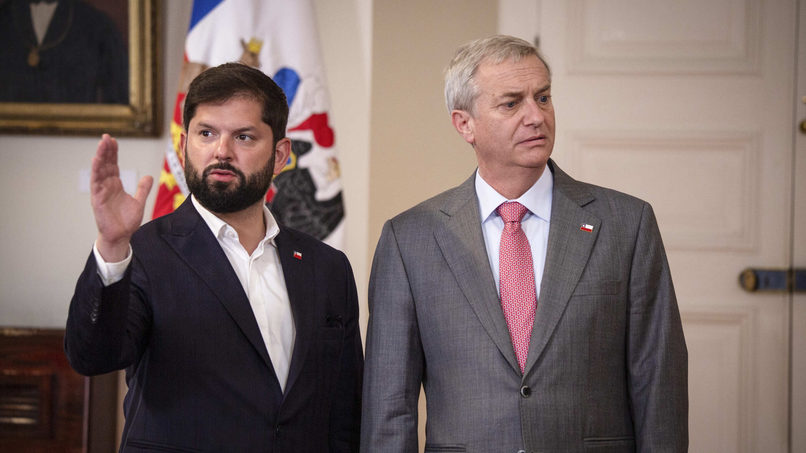 Kast y Boric rompen el cambio de mando