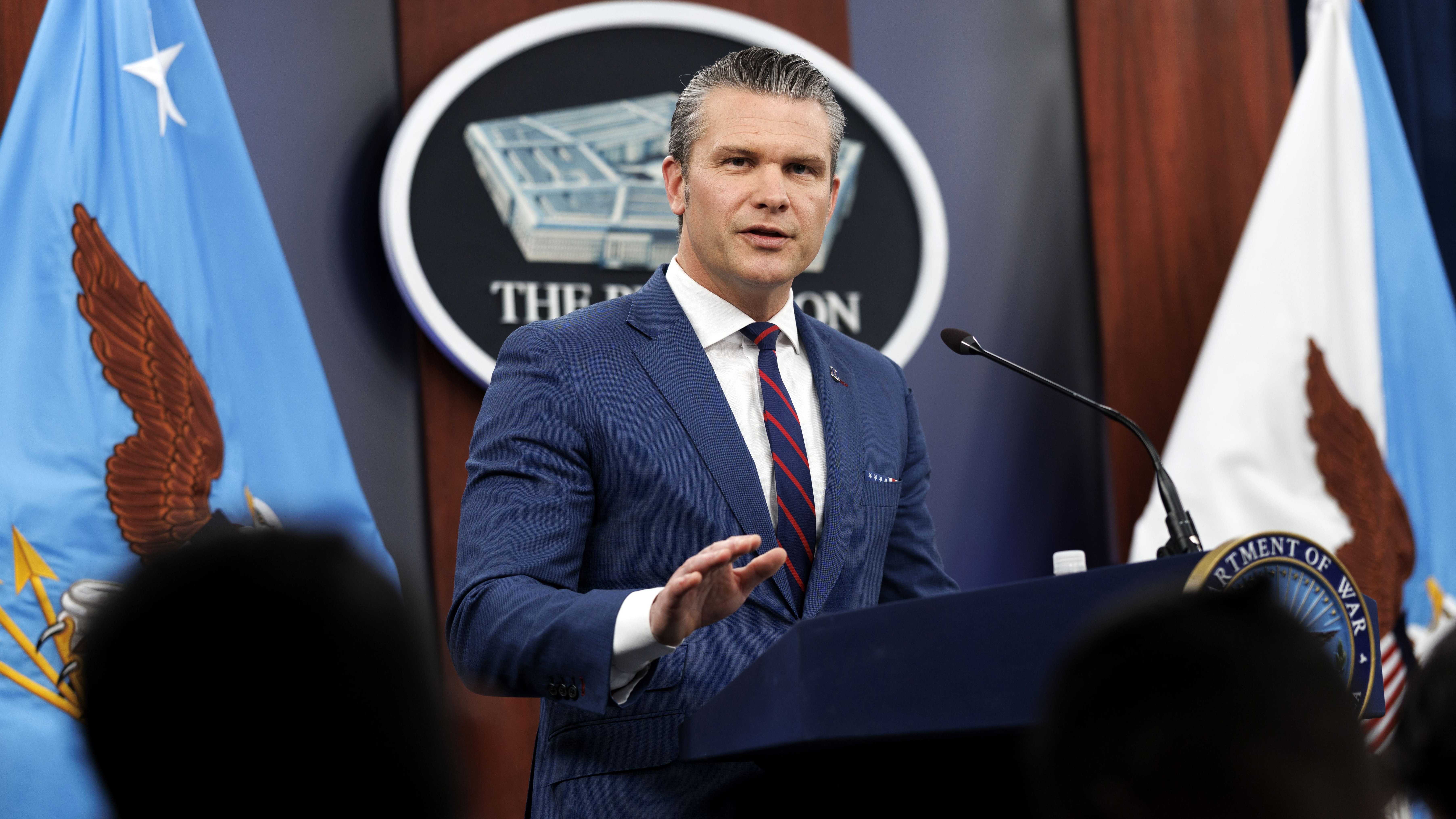 Pete Hegseth anuncia hundimiento de submarino iraní
