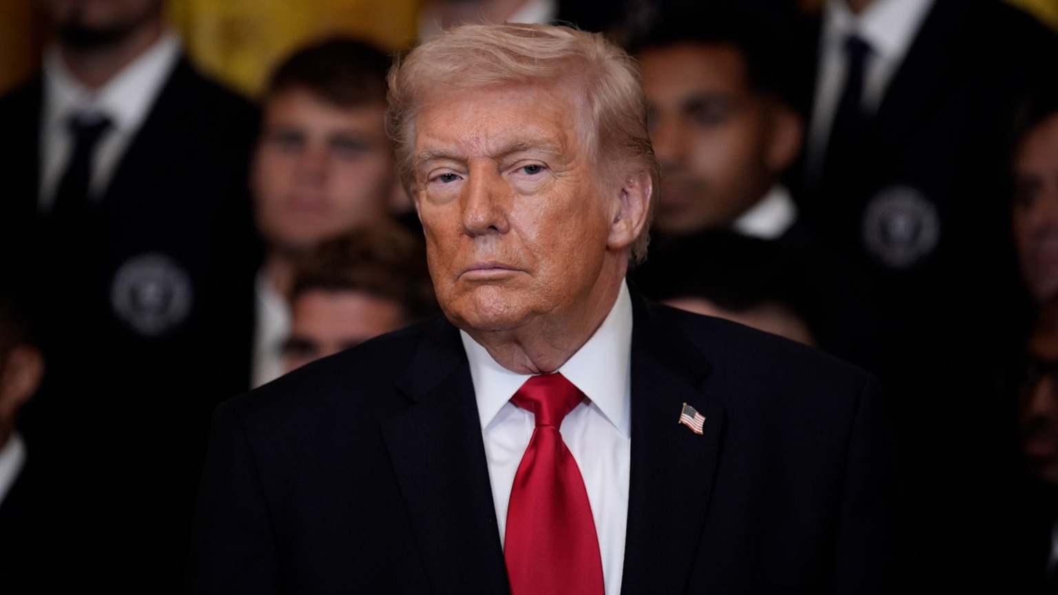 Trump sugiere que se centrará en Cuba a continuación, pero quiere "esperar un par de semanas"