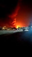 Imágenes del incendio producido en la base aérea de Ali Al-Salem