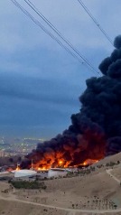 Ataque a petroleras en Teherán hace que se formen columnas de humo