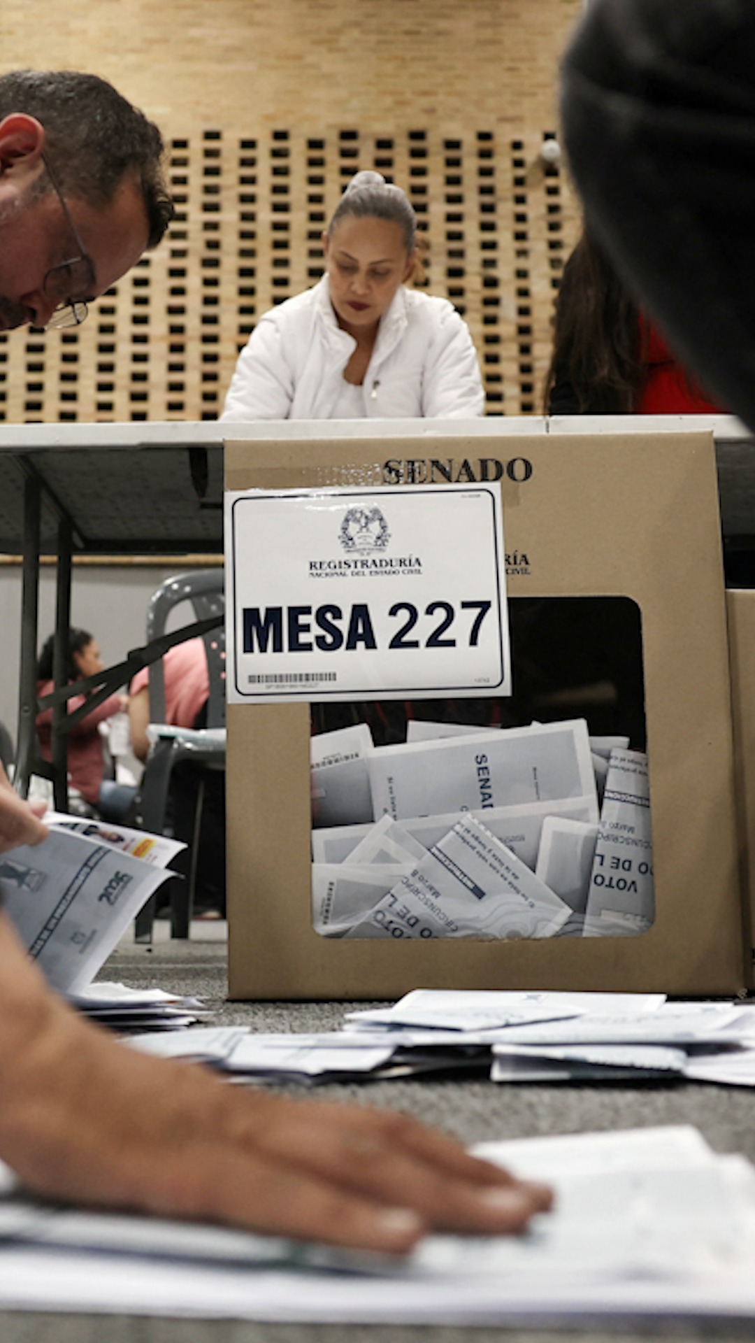 Cierra elección con casi mil denuncias de delitos electorales en Colombia