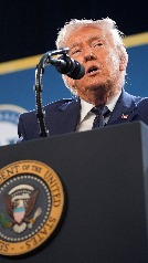 Trump dice que guerra en Irán será 