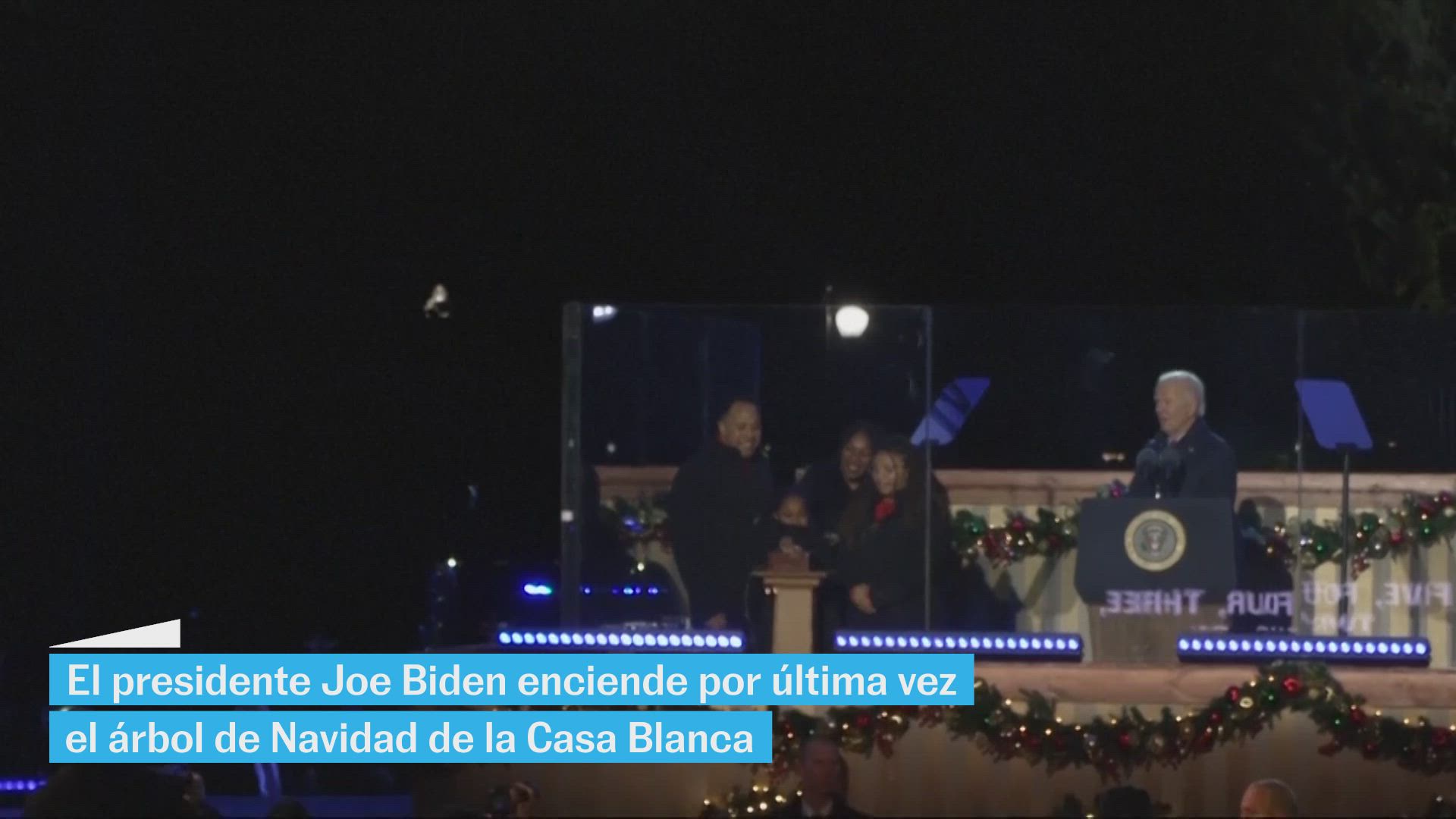Joe Biden enciende por última vez el árbol de Navidad de la Casa Blanca: "Busquemos la dignidad y la decencia"
