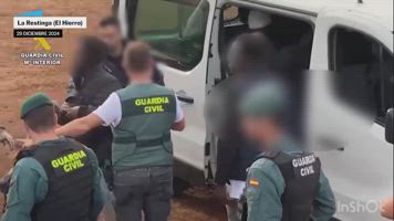 La Guardia Civil detiene a siete patrones de un cayuco por el presunto asesinato de cuatro personas durante la travesía