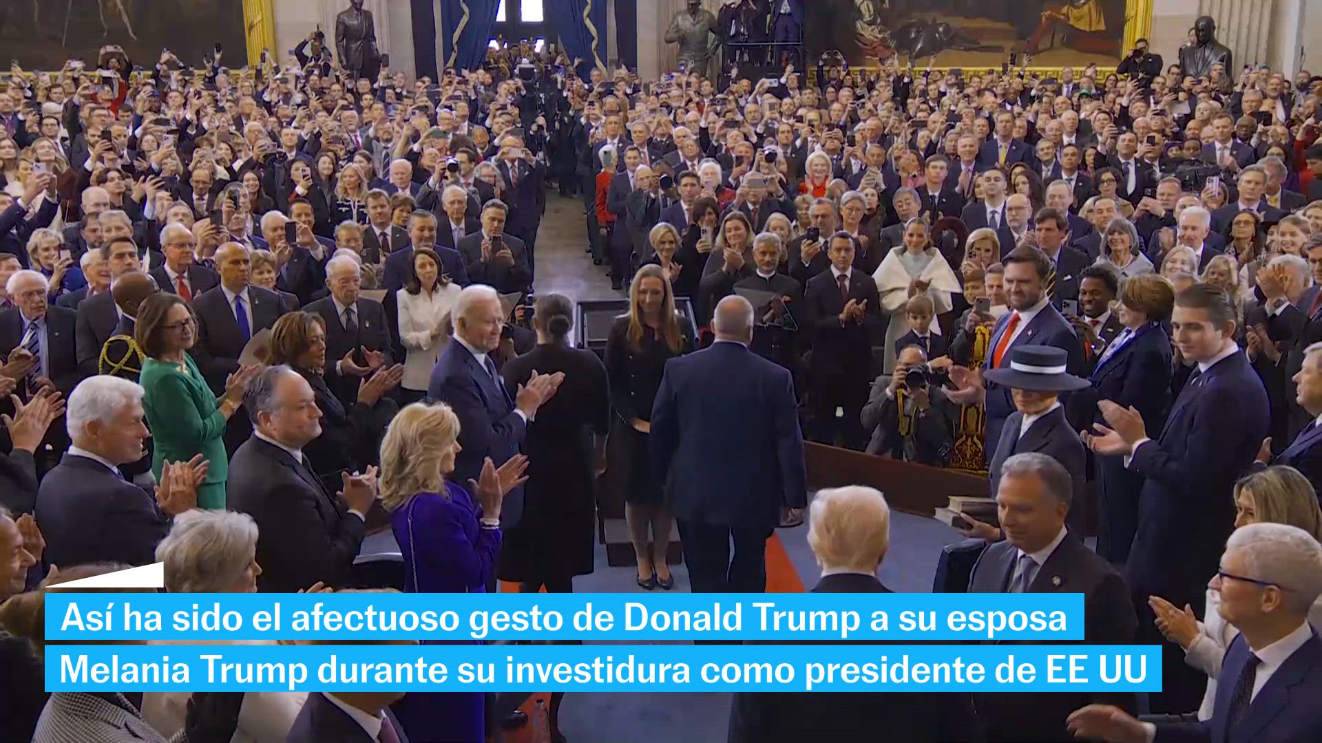 El beso al aire de Donald Trump a Melania durante su investidura