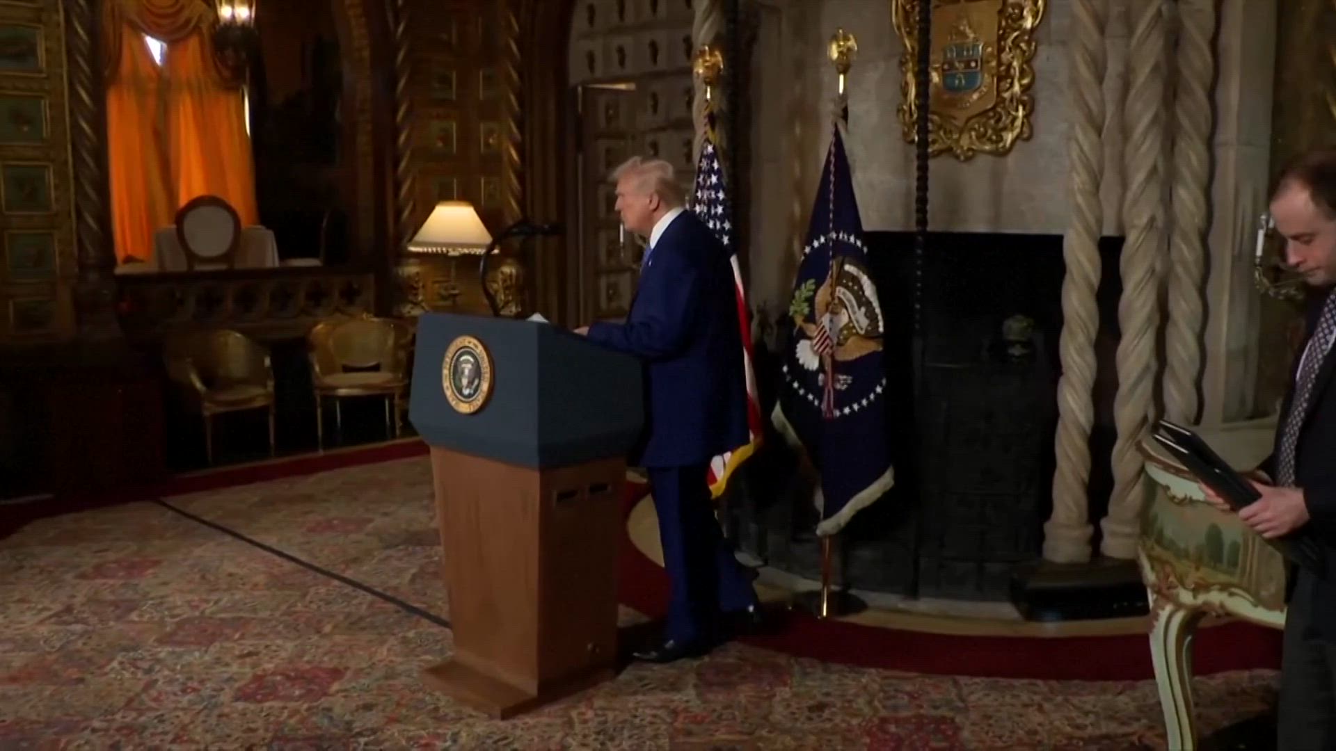 Trump dice que aranceles a automóviles serán del 25%