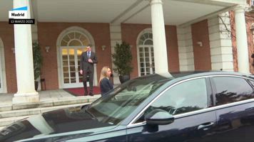 Feijóo llega a la Moncloa para debatir con Sánchez el aumento en defensa