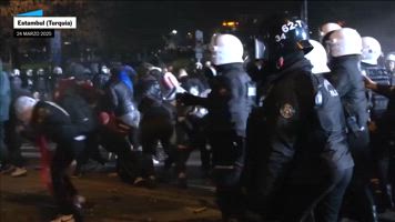 Protestas masivas en Turquía en contra del arresto del alcalde Imamoglu