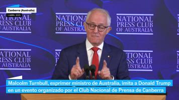 Malcolm Turnbull, exprimer ministro de Australia,  imita a Trump