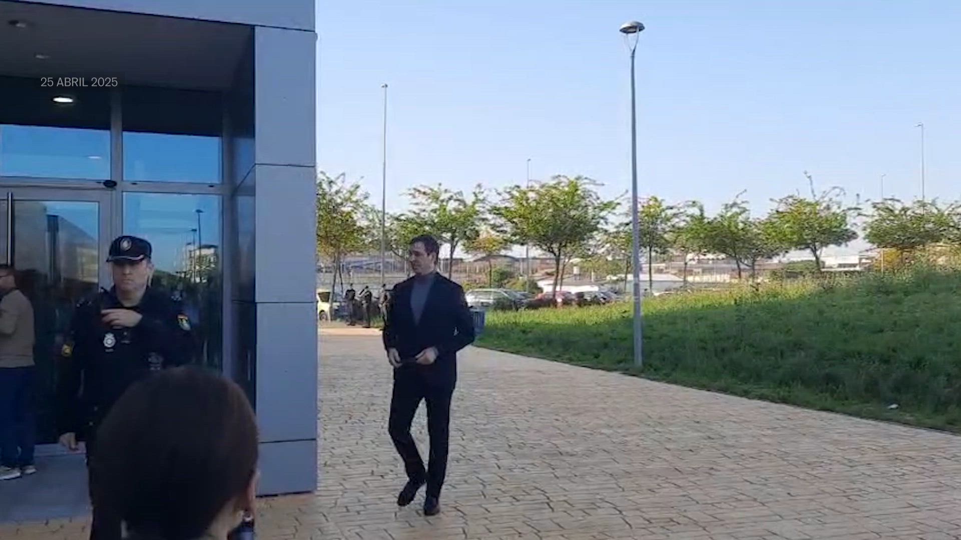 El hermano de Pedro Sánchez llega a los juzgados para declarar