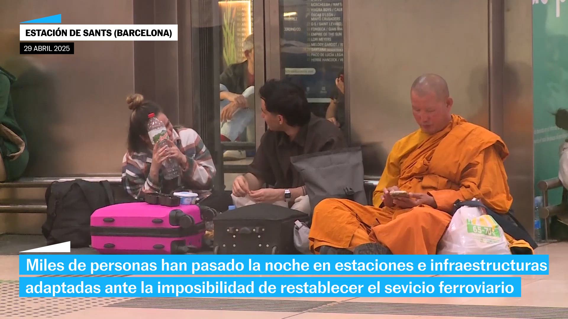 Miles de personas pasan la noche en estaciones e infraestructuras a causa del apagón