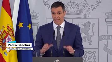 Ponerle buena cara al apagón: radios y terrazas para sobrellevar la falta de luz