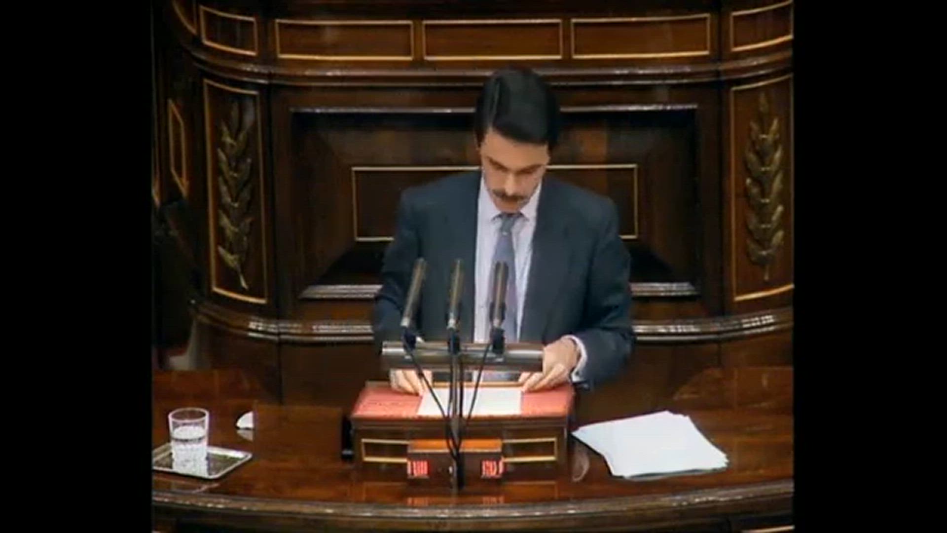 Aznar: "Váyase, señor González"