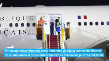 Varias agencias difunden imágenes del manotazo de Brigitte Macron al presidente francés