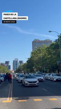 Miles de taxistas se manifiestan en Madrid contra el exceso de VTC's