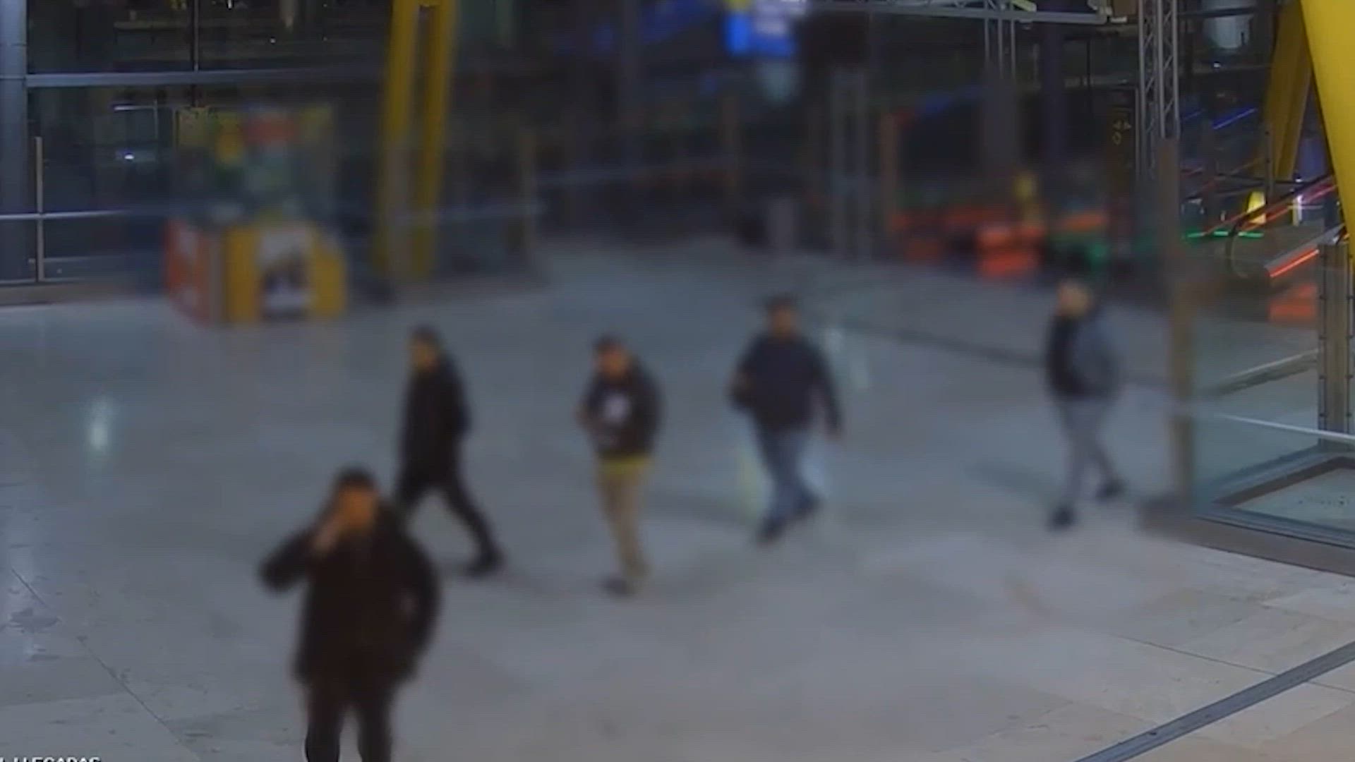 Detenidos una banda de narcos que se hacían pasar por policías para introducir cocaina en Barajas