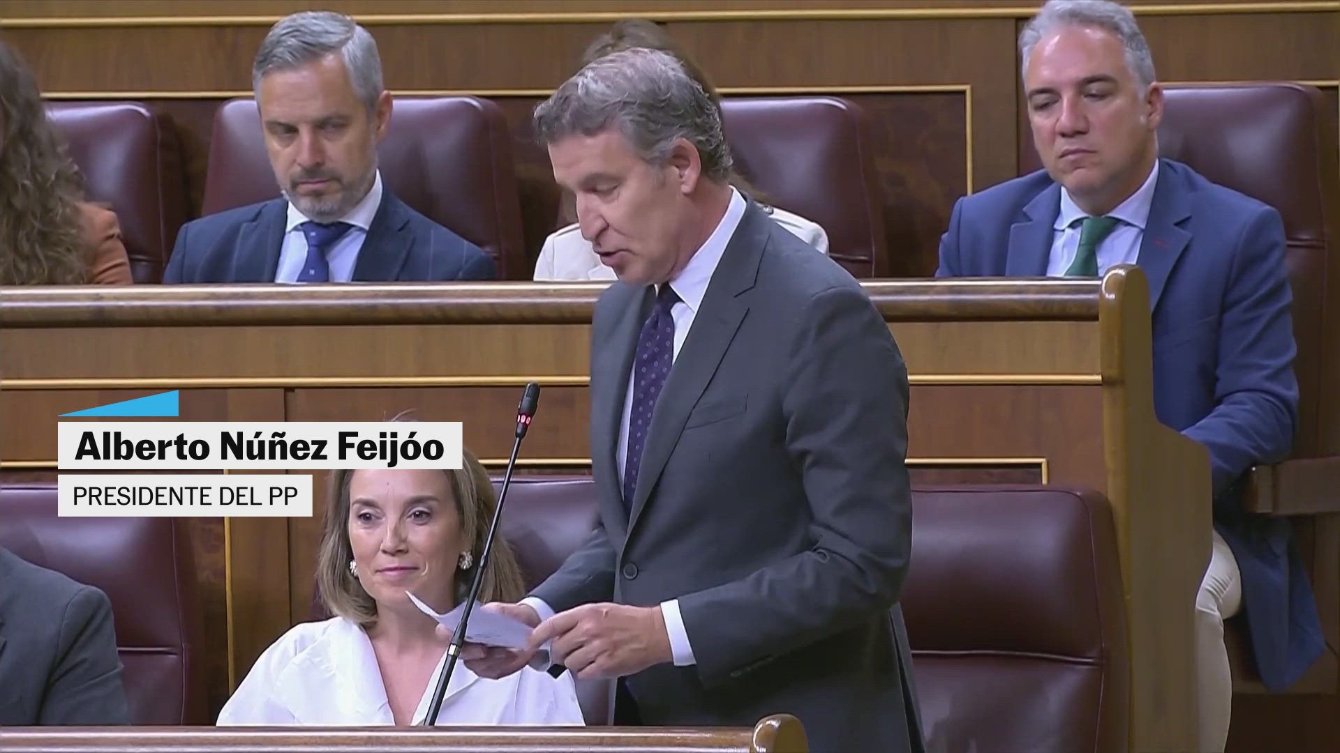 El rifirrafe entre Sánchez y Feijóo: "Eres un peligro para la democracia"