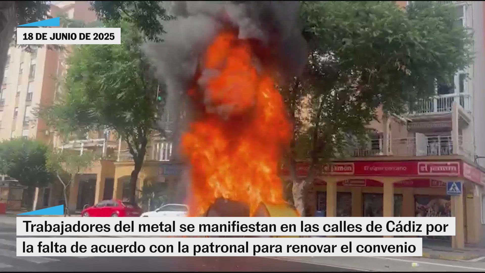 Arden las calles de Cádiz con la huelga de los trabajadores del metal