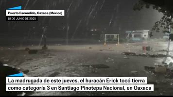 El huracán 'Erick' toca tierra en la costa de Oaxaca como categoría 3