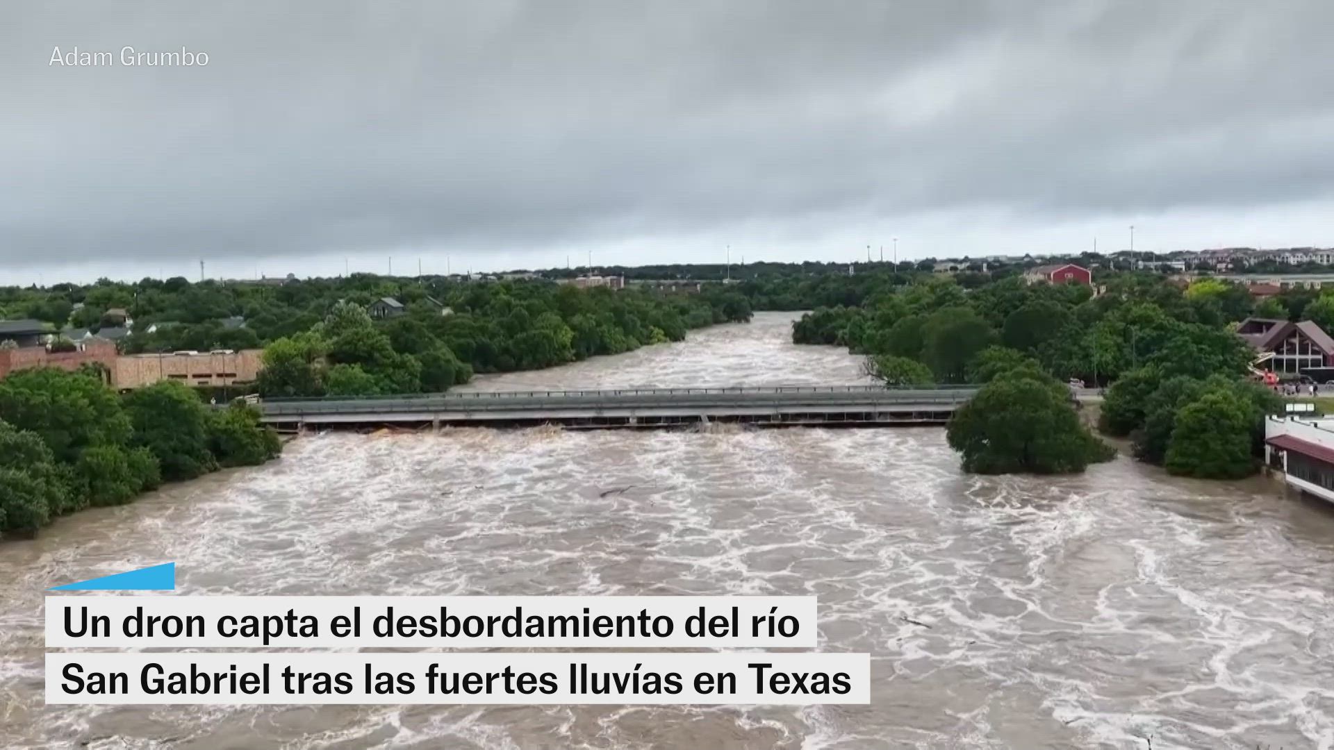El desbordamiento del río San Gabriel a su paso por Texas, a vista de dron