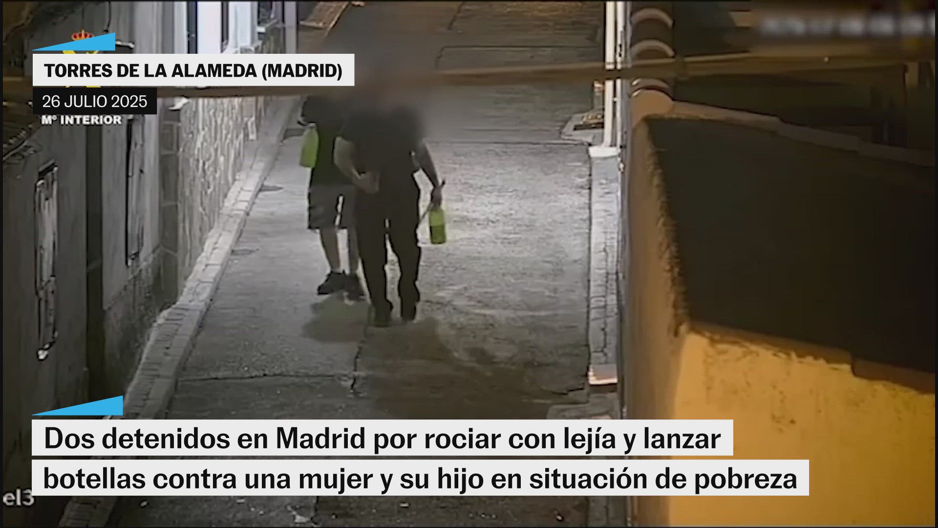 Detenidos por rociar con lejía y lanzar botellas a una familia en situación de pobreza