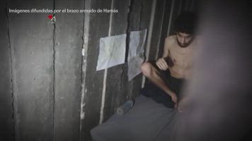 Hamás vuelve a difundir un vídeo del rehén Evyatar David, dentro de un túnel y con un aspecto extremadamente delgado