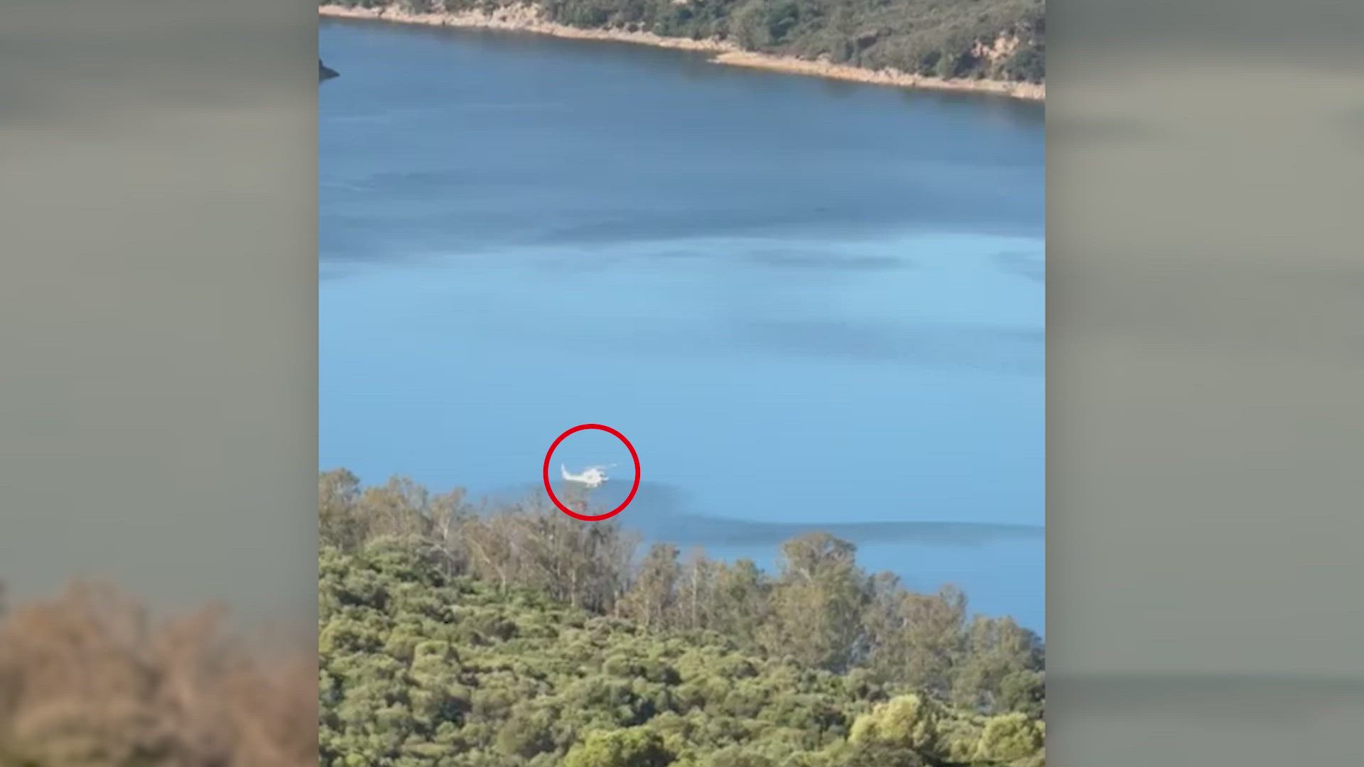 Dos personas ilesas tras estrellarse un helicóptero en Cadiz