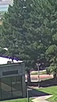 El FBI difunde un video de la huida del presunto asesino de Charlie Kirk