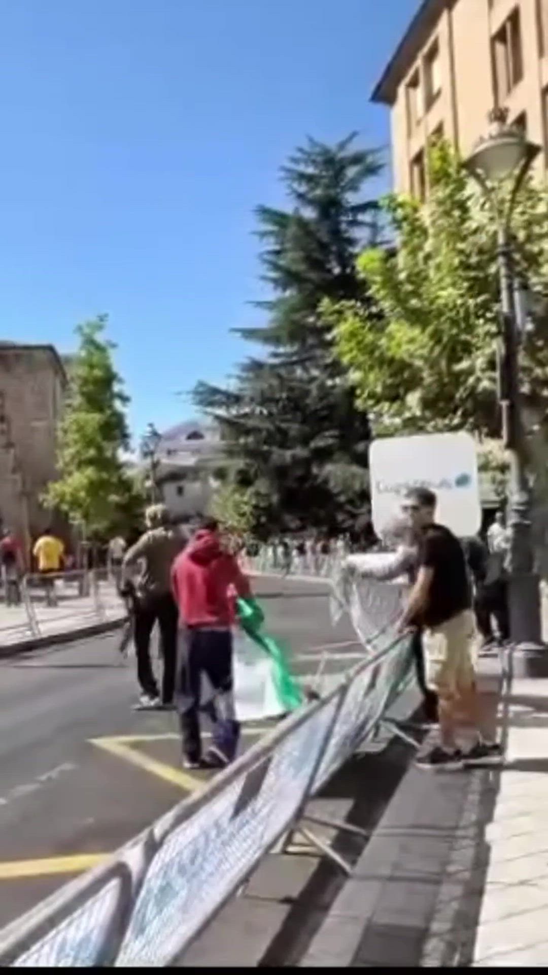 Dos manifestantes detenidos en Valladolid tras saltar la valla de La Vuelta