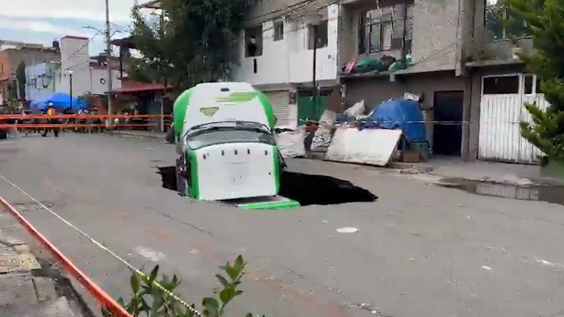 Socavón en la alcaldía Iztapalapa