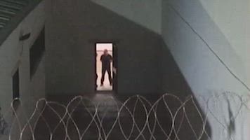 Imágenes de la fuga de un hombre en prisión