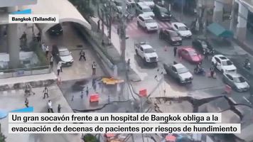 Un enorme socavón en Tailandia obliga a evacuar a todos los pacientes de un hospital de Bangkok