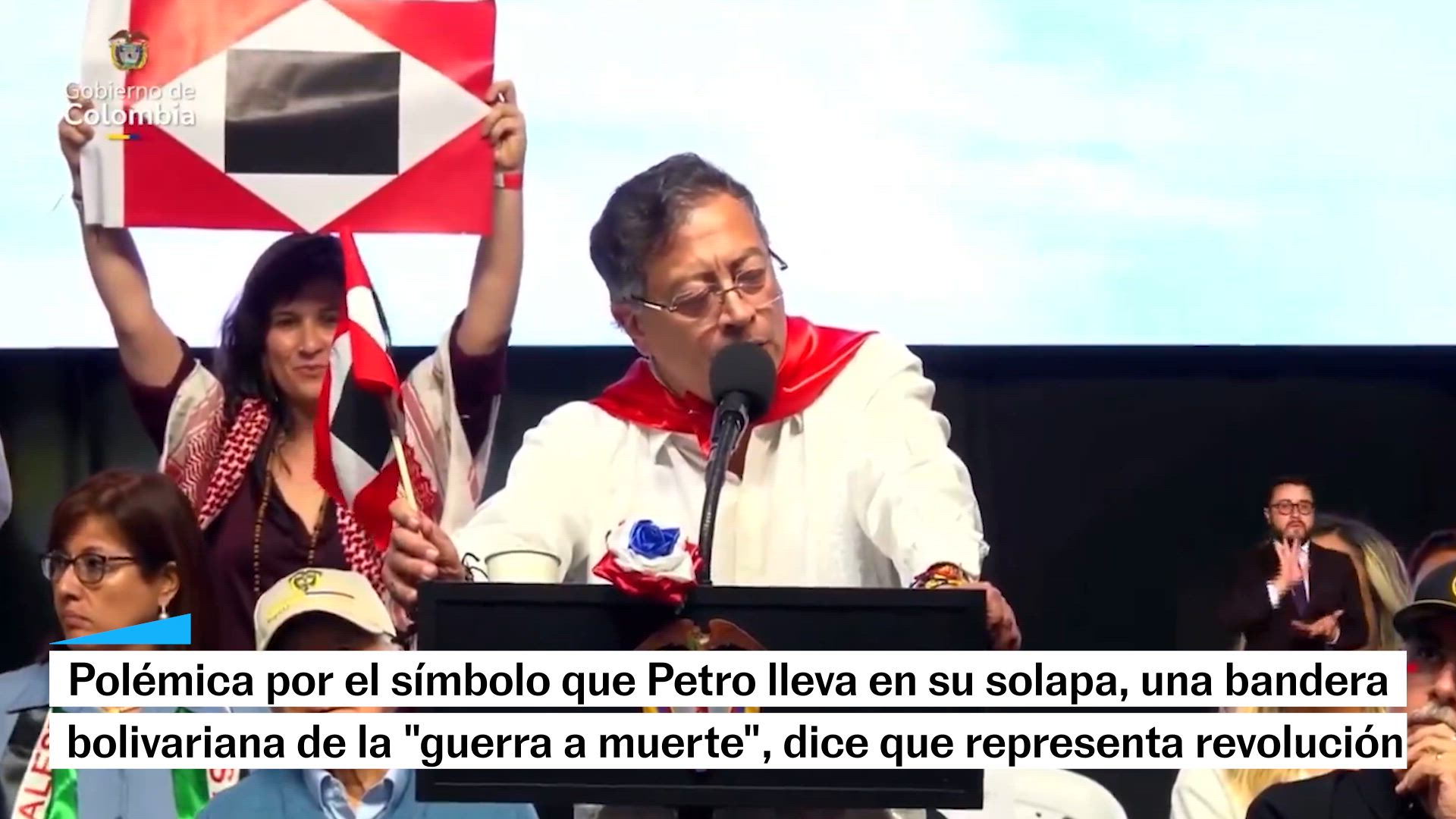 Polemica por bandera de Bolivar que usa Petro