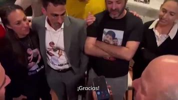 Trump habla con los familiares de los rehenes