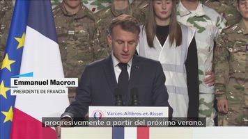 Macron recupera el servicio militar