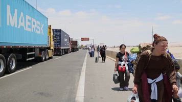 Kast amenaza a los inmigrantes irregulares